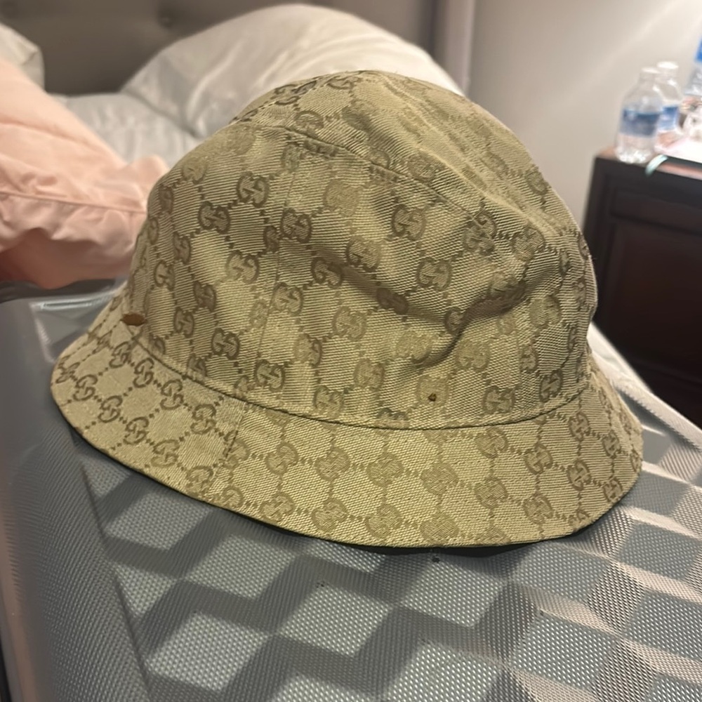 VINTAGE Gucci Beige Monogram Bucket Hat